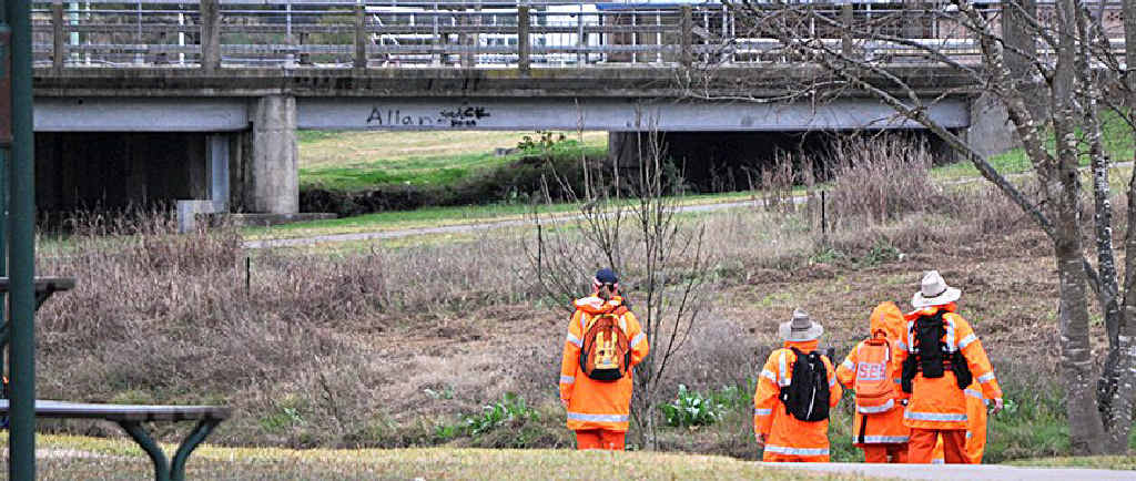 SES crews search the Condamine River for missing woman Gail Lynch. SES crews search the Condamine River for missing woman Gail Lynch.